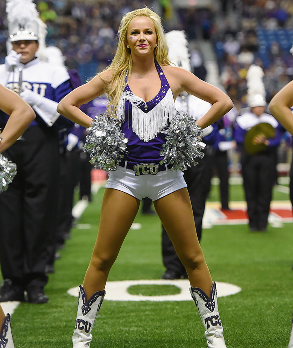 TCU-Horned-Frogs-cheerleaders-DGQ16010242_Oregon_vs_TCU.jpg