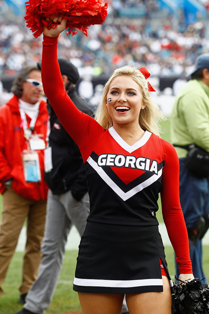 Georgia-Bulldogs-cheerleaders-CFX160102_282_Penn_State_v_Georgia.jpg