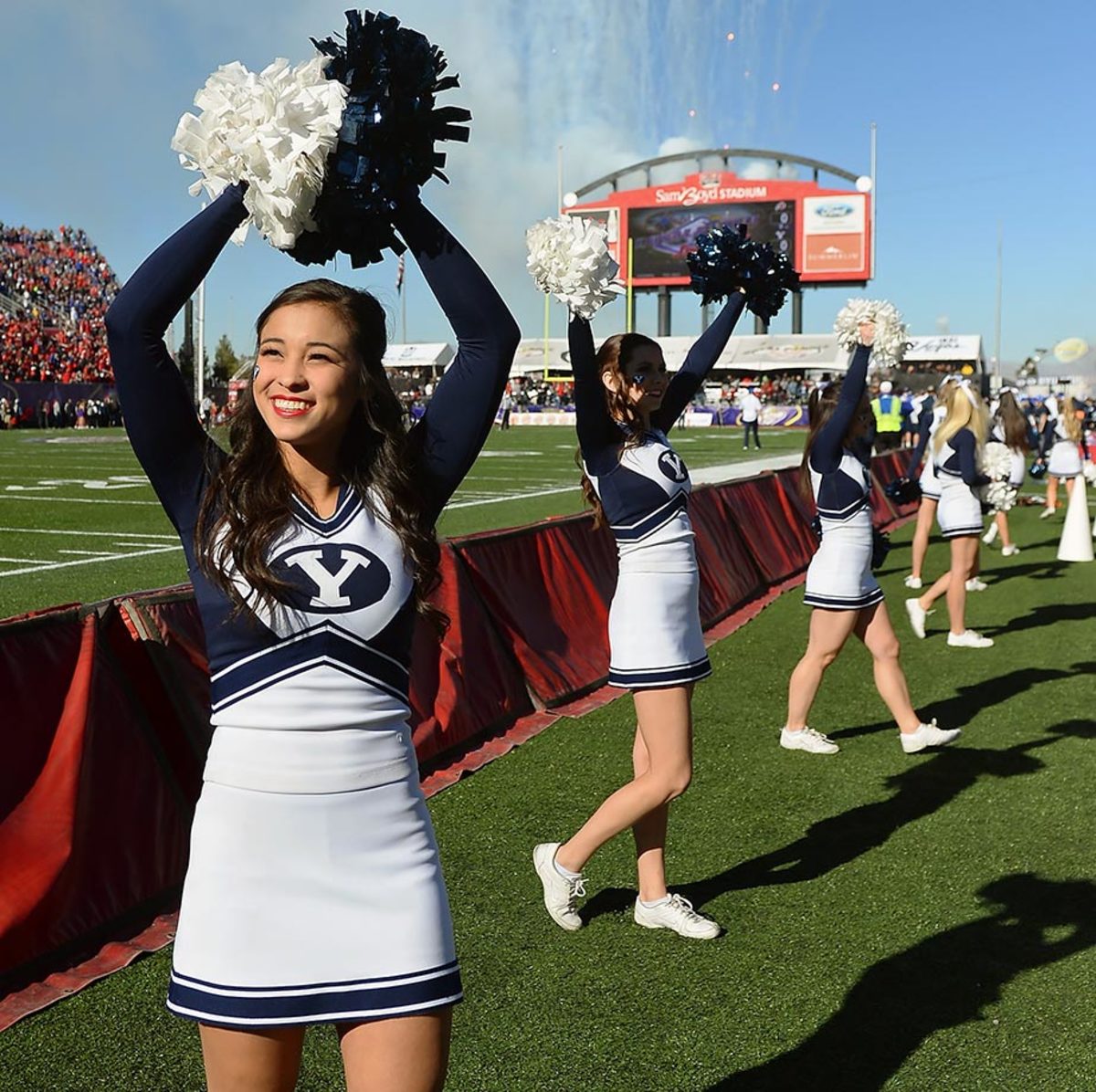 Brigham-Young-Cougars-cheerleaders-502027224.jpg