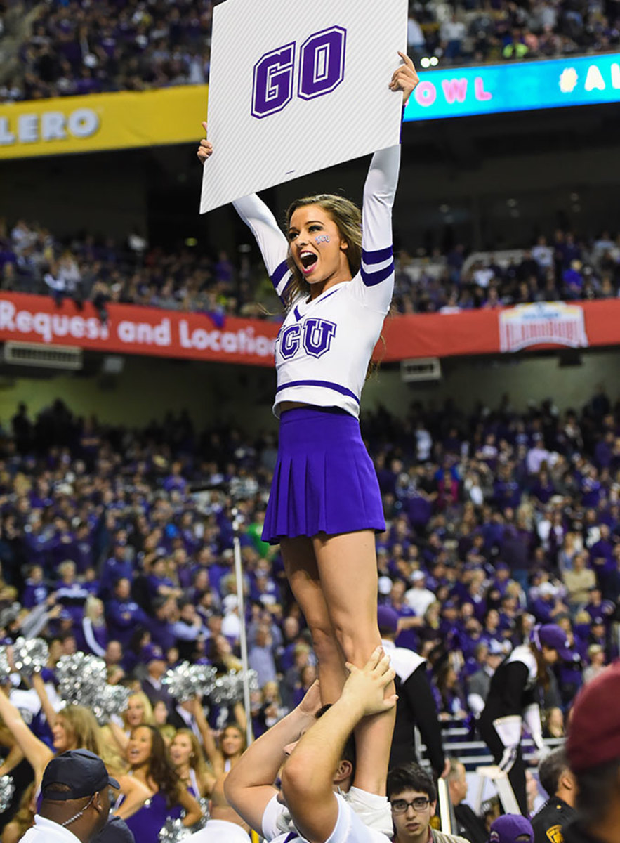 TCU-Horned-Frogs-cheerleaders-DGQ16010291_Oregon_vs_TCU.jpg