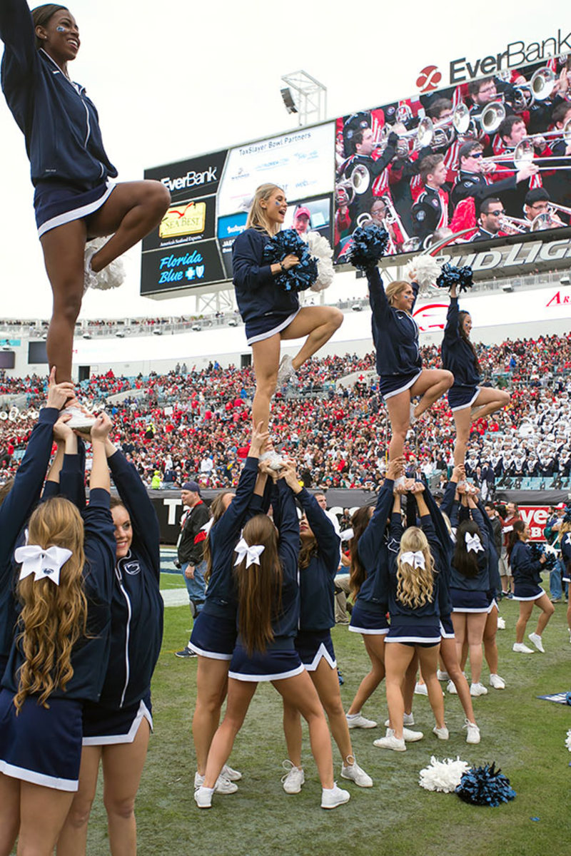 Penn-State-Nittany-Lions-cheerleadersDES1601025048_TaxSlayer_Bowl.jpg