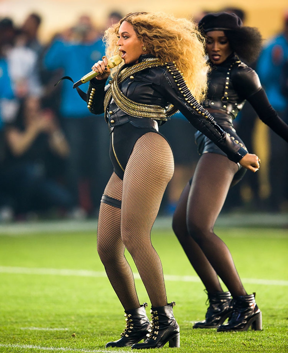 Super-Bowl-50-halftime-show--Beyonce-SI120_TK1_02278.jpg