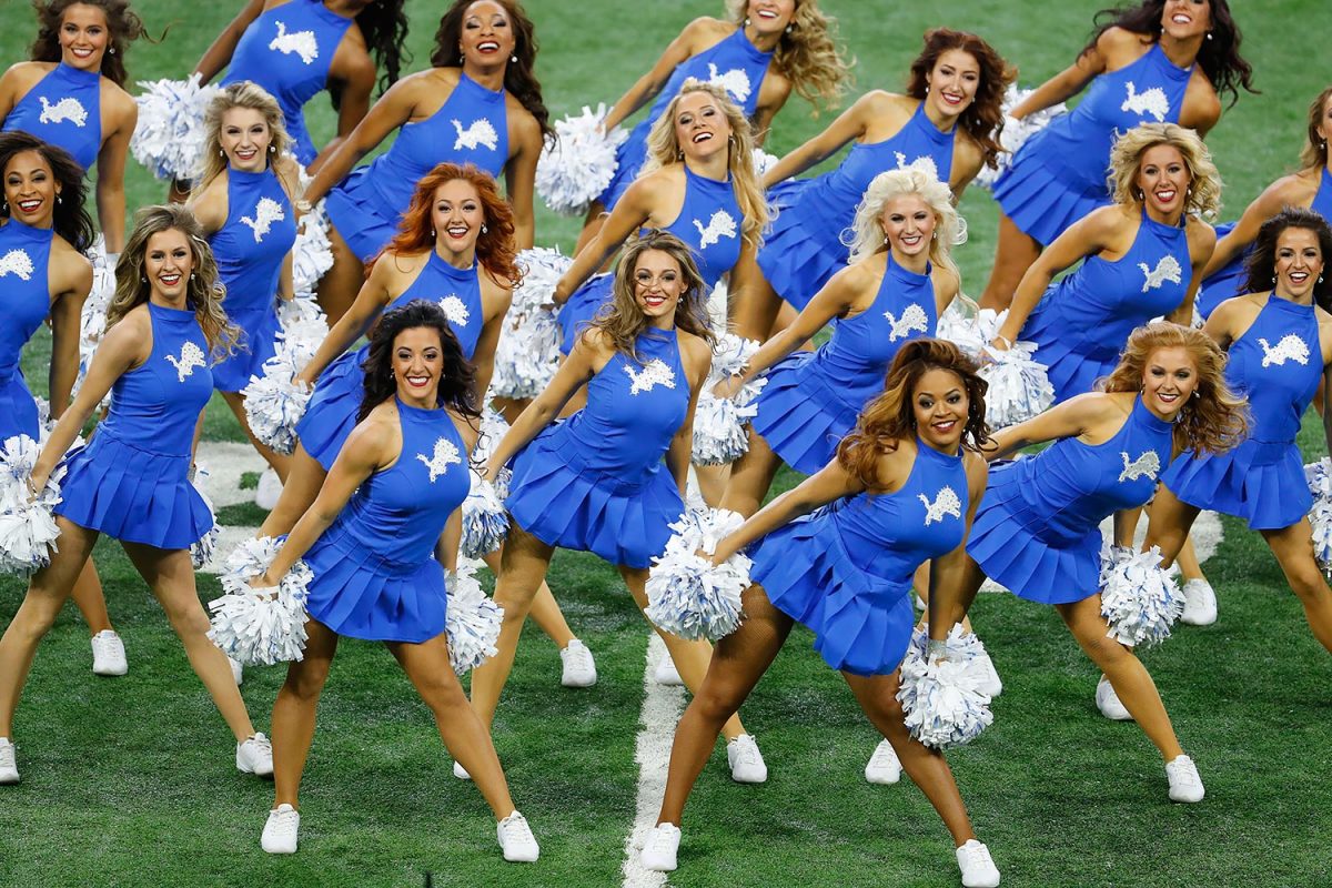 Detroit-Lions-cheerleaders-AP_16329769839545.jpg
