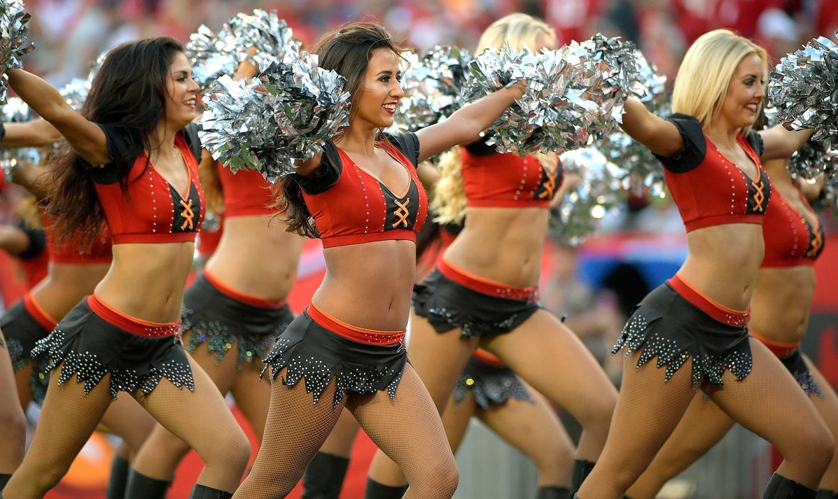 Tampa-Bay-Buccaneers-cheerleaders-AP_16333720185169.jpg