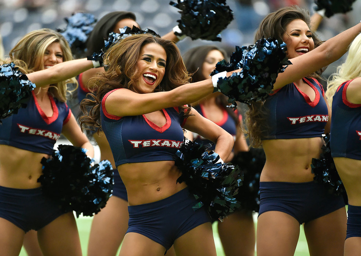 Houston-Texans-cheerleaders-AP_16332647456198.jpg