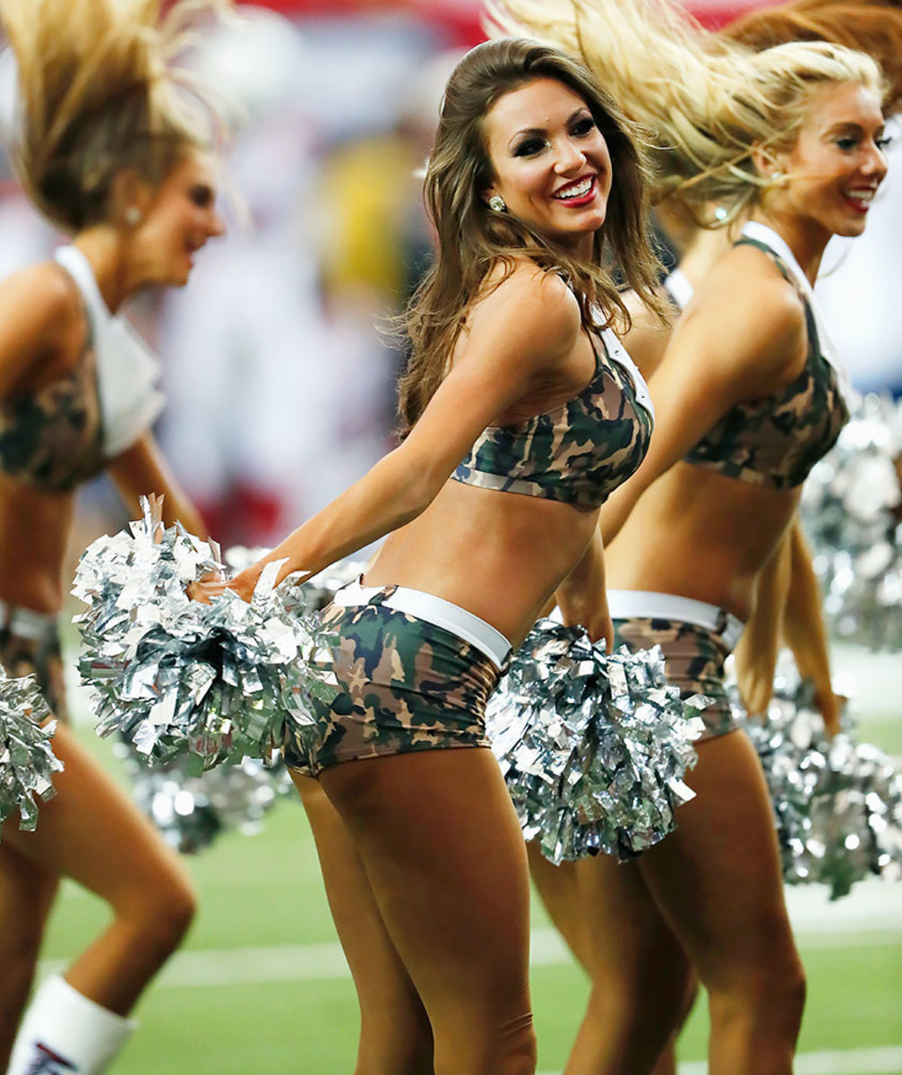 Atlanta-Falcons-cheerleaders-AP_16332679826489.jpg