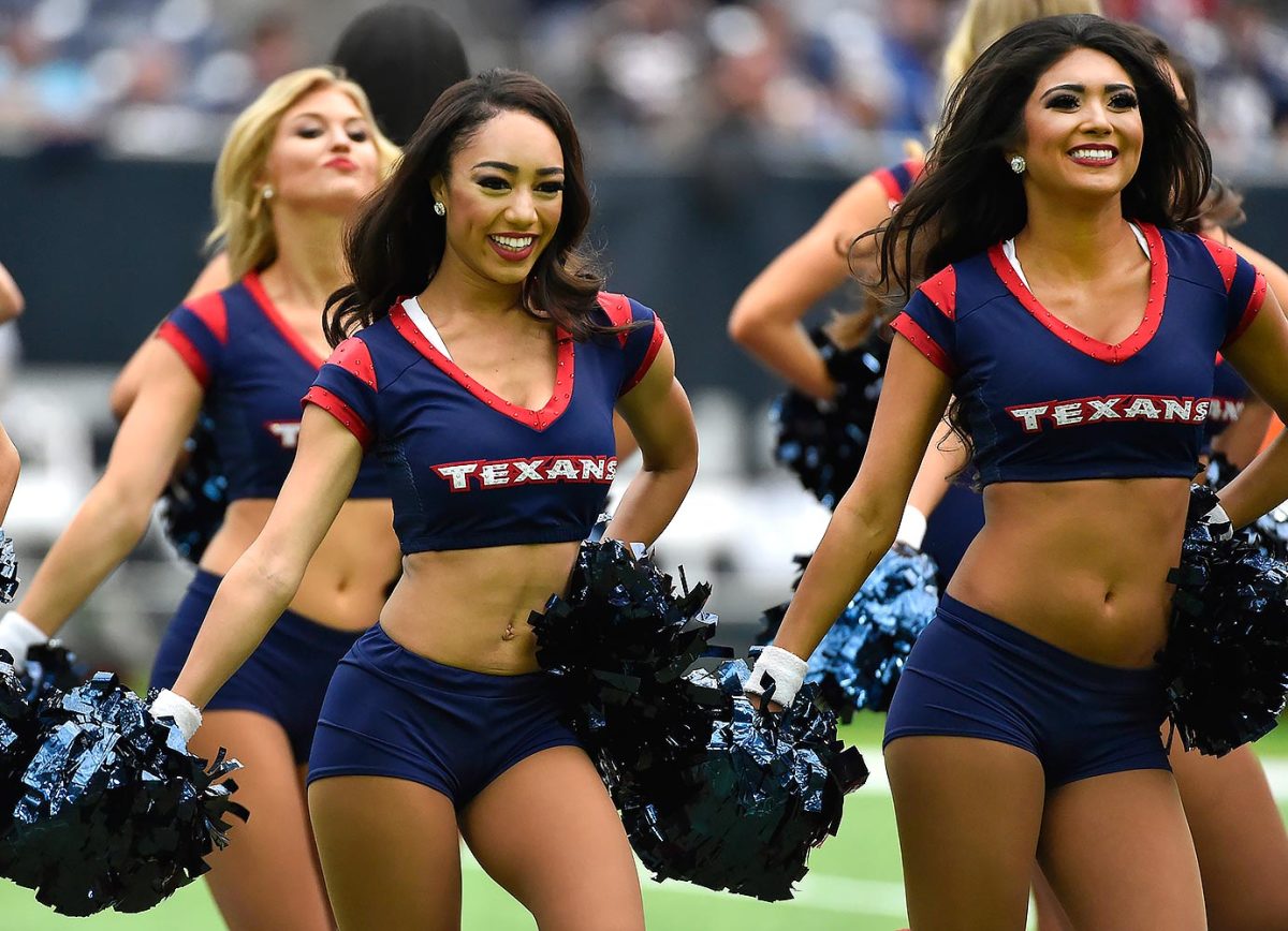 Houston-Texans-cheerleaders-AP_16332645879272.jpg