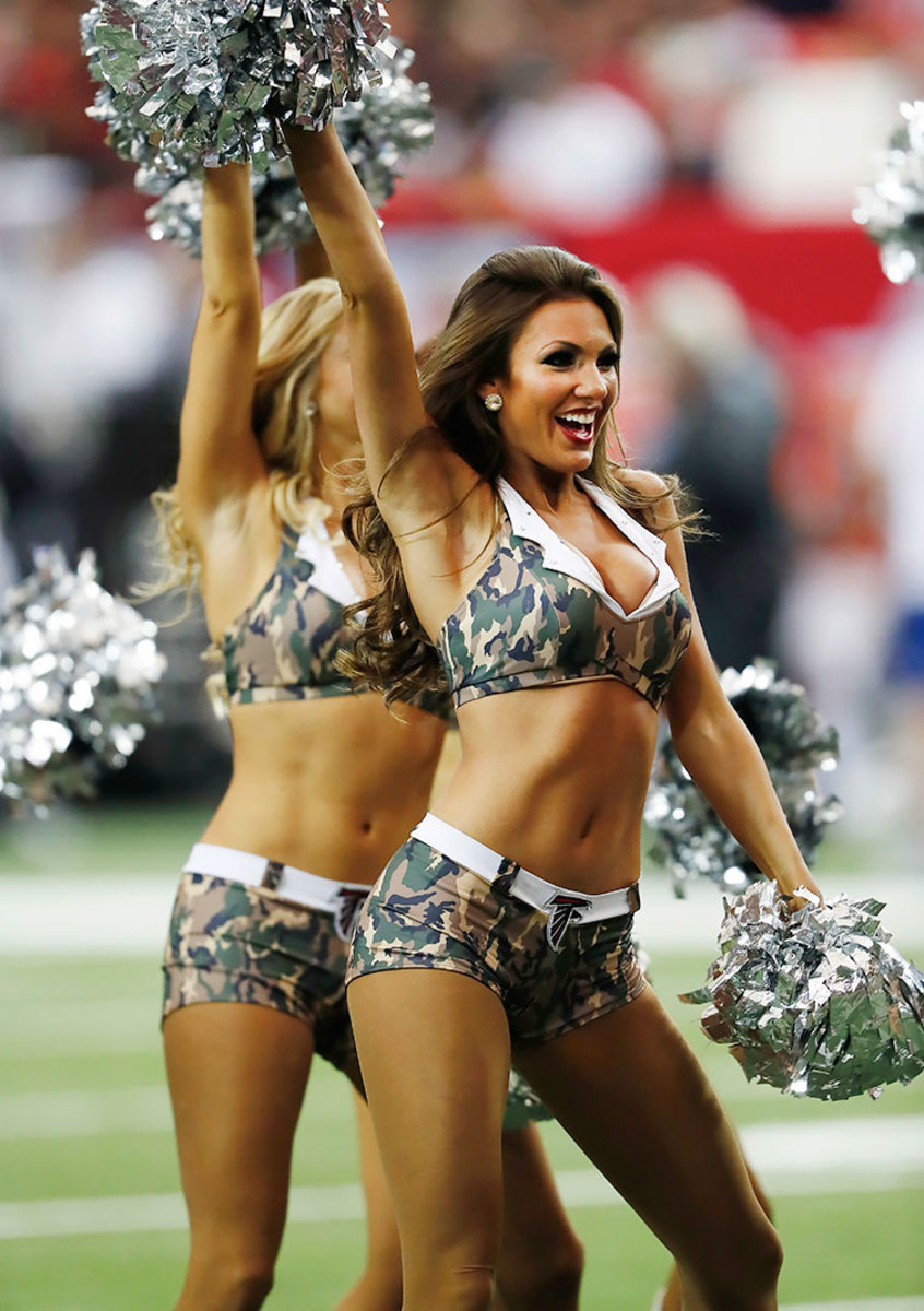 Atlanta-Falcons-cheerleaders-AP_16332679649263.jpg