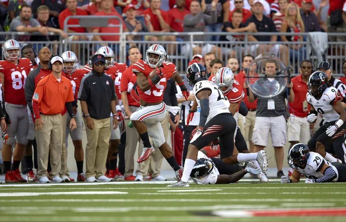 2014-0927-Ohio-State-Cincinnati-Ezekiel-Elliott-X158733_TK1_0153.jpg