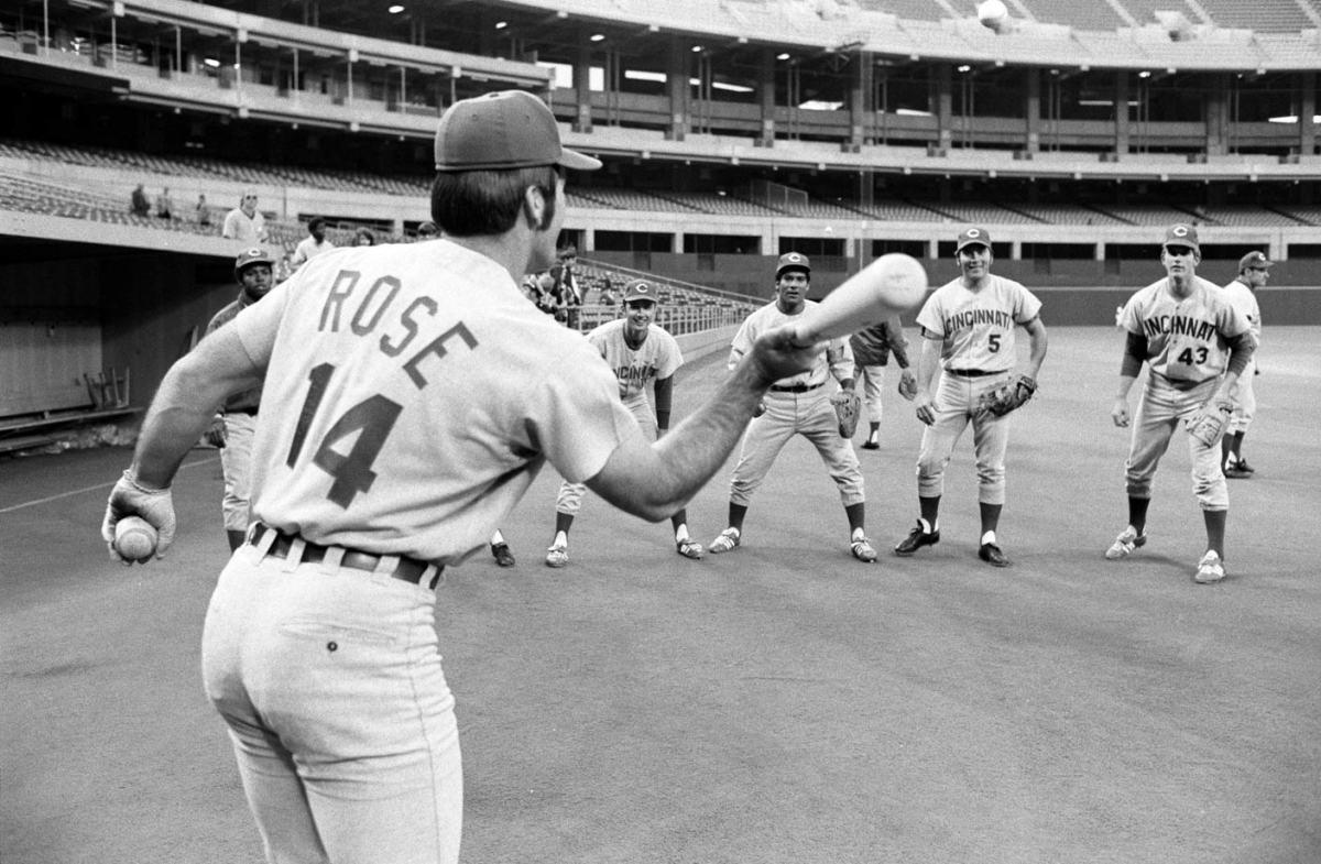 1971-Pete-Rose-Johnny-Bench-Jack-Billingham-079008879.jpg