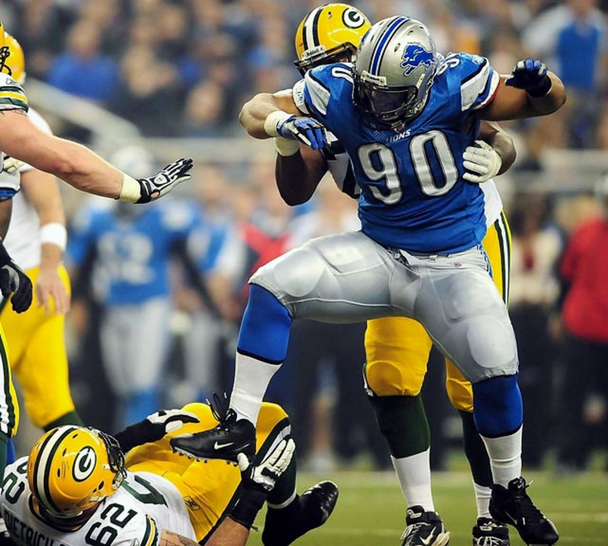 140515224341-ndamukong-suh-evan-dietrich-smith-single-image-cut.jpg