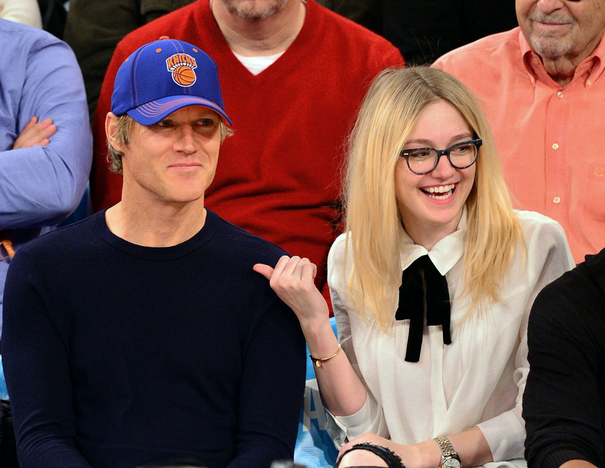2014-1130-Dakota-Fanning-father-Steven.jpg