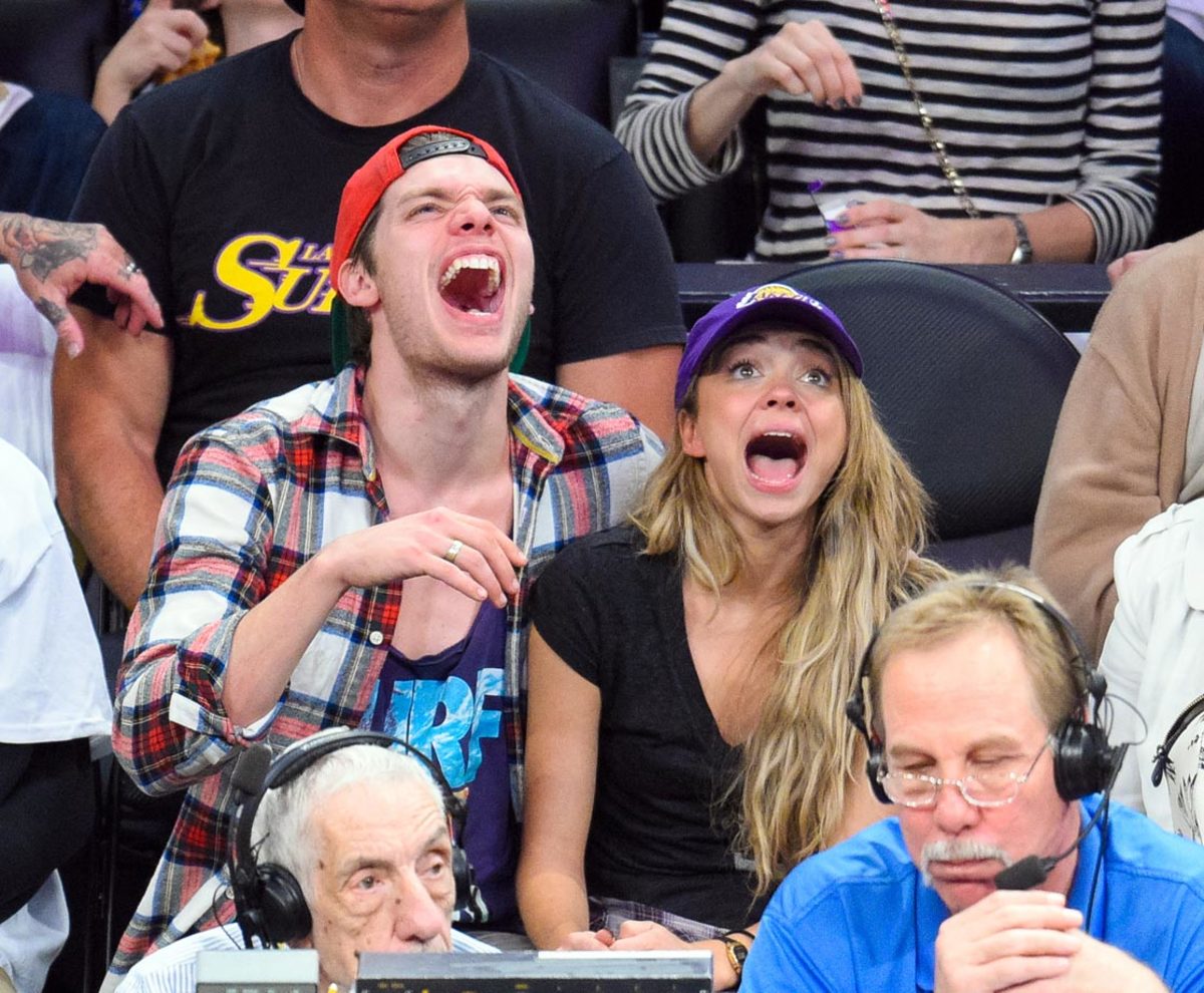 2015-0308-Dominic-Sherwood-Sarah-Hyland.jpg