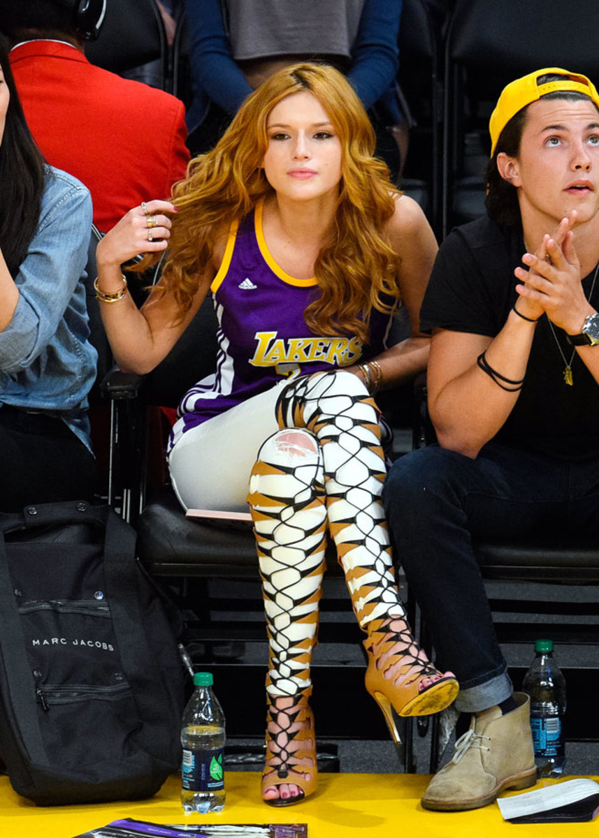 2015-0403-Bella-Thorne_0.jpg