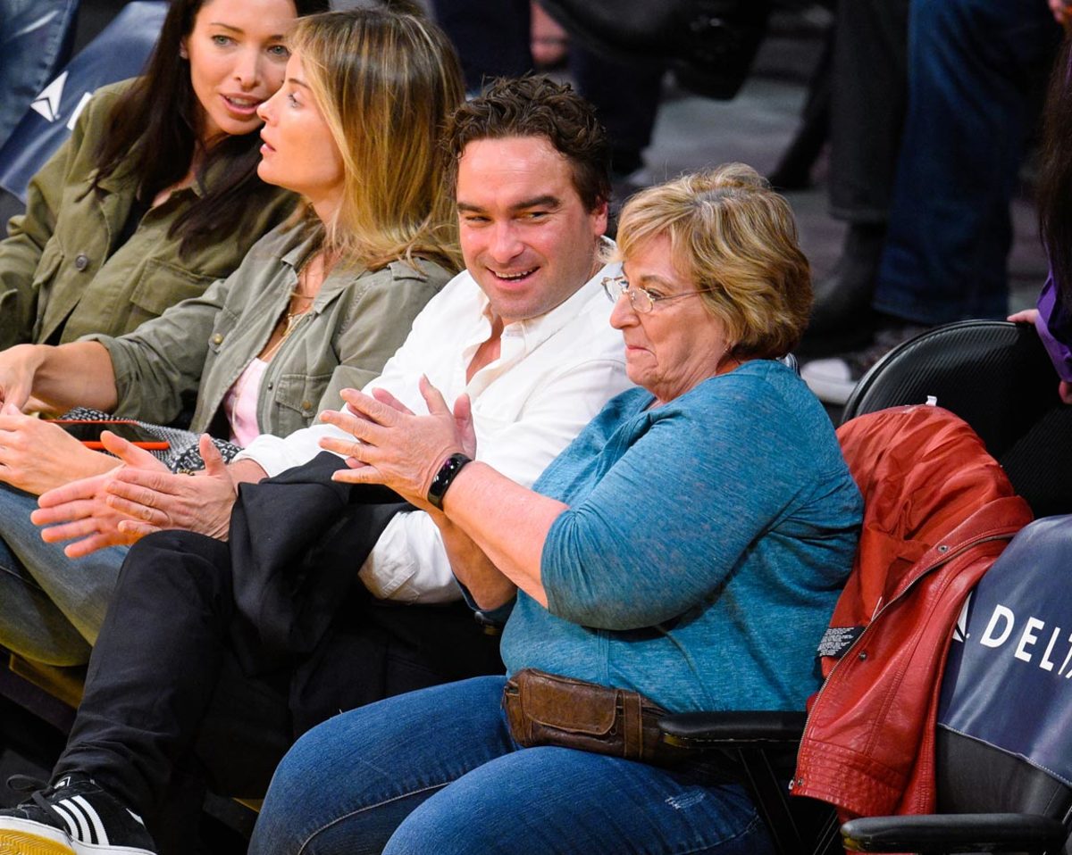 2015-0415-Johnny-Galecki-mom-Mary-Lou_0.jpg