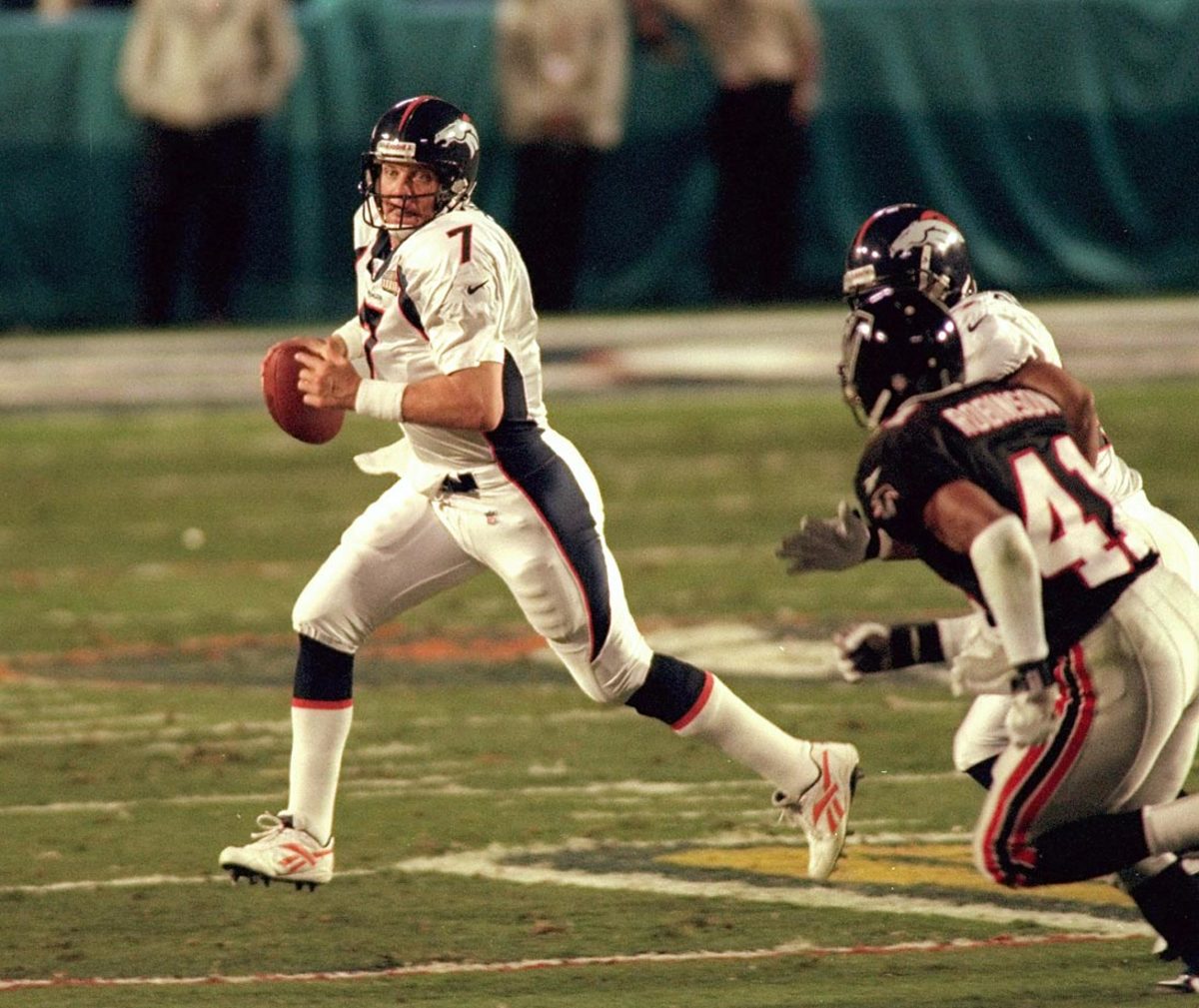 1999-iooss-john-elway.jpg