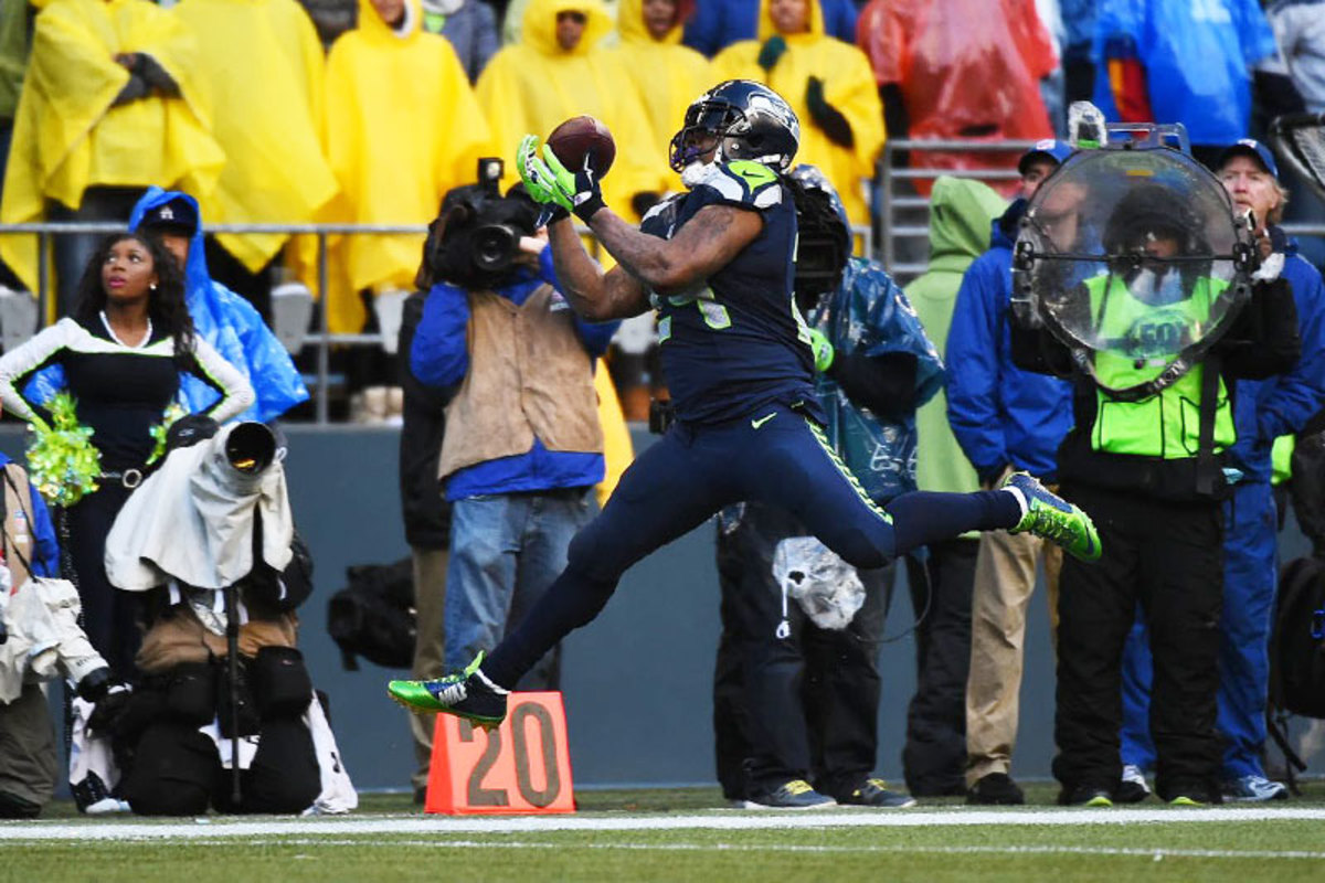 sea-gb-marshawn-lynch-catch-800-jwm.jpg