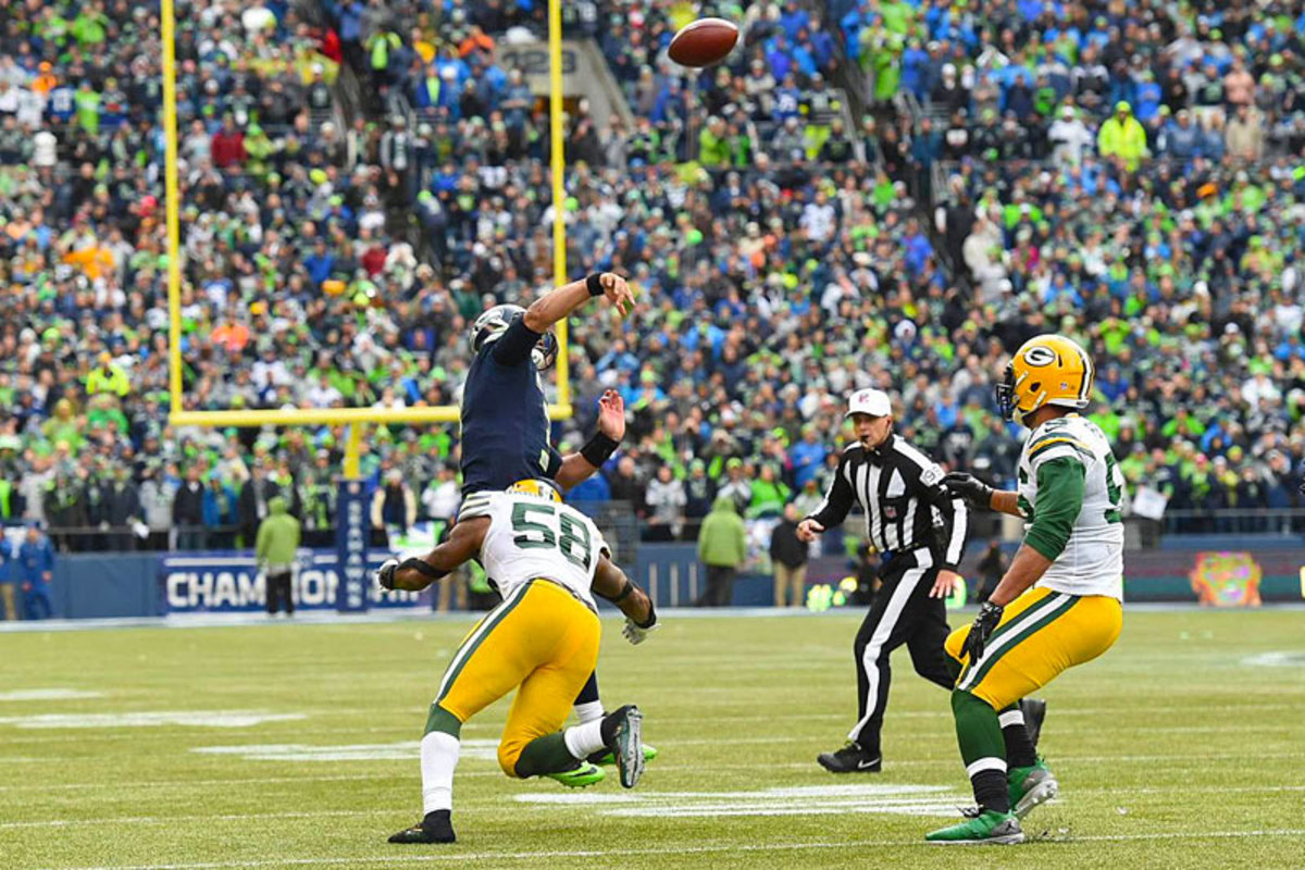 sea-gb-russell-wilson-2pt-throw-800-rb.jpg