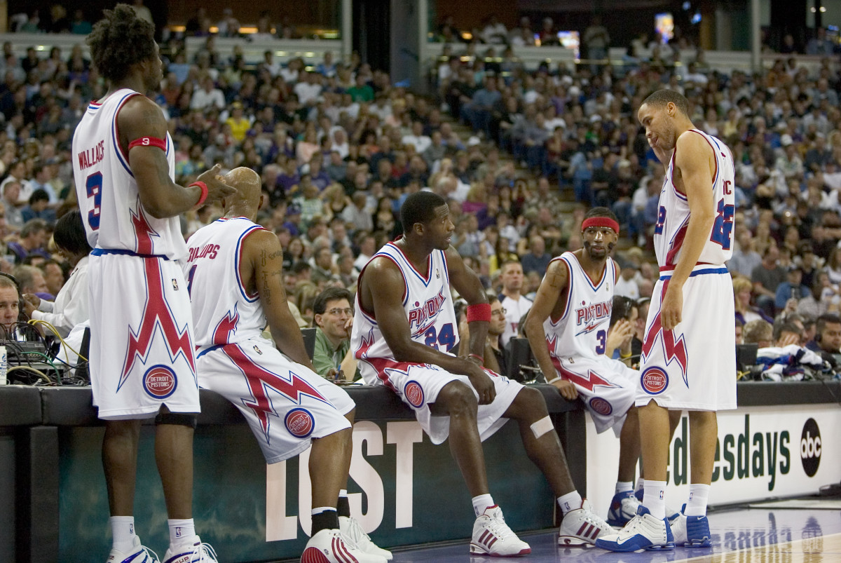 Ugly NBA jersey Pistons 2