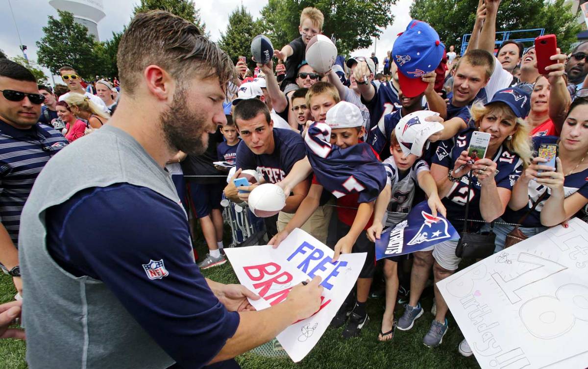 New-England-Patriots-Julian-Edelman.jpg