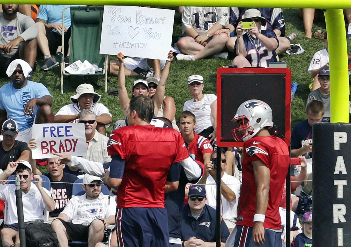 New-England-Patriots-Tom-Brady-Jimmy-Garoppolo.jpg