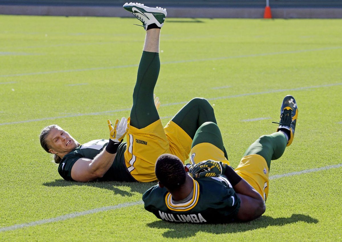 Green-Bay-Packers-Clay-Matthews-Andy-Mulumba.jpg