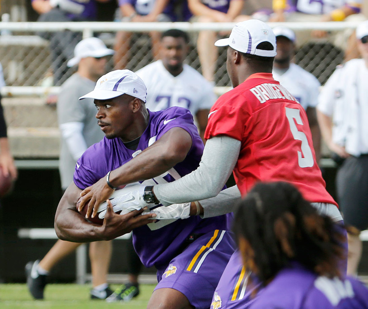 Minnesota-Vikings-Adrian-Peterson-Teddy-Bridgewater.jpg