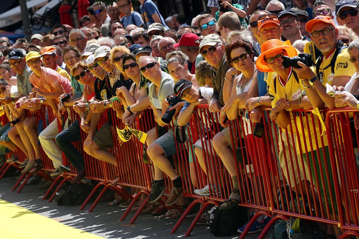 tour-de-france-fans-479701610_master.jpg
