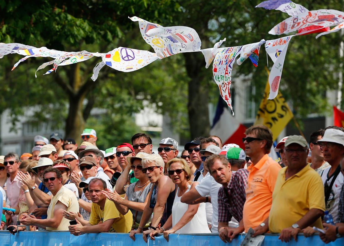 tour-de-france-fans-479451726_master.jpg