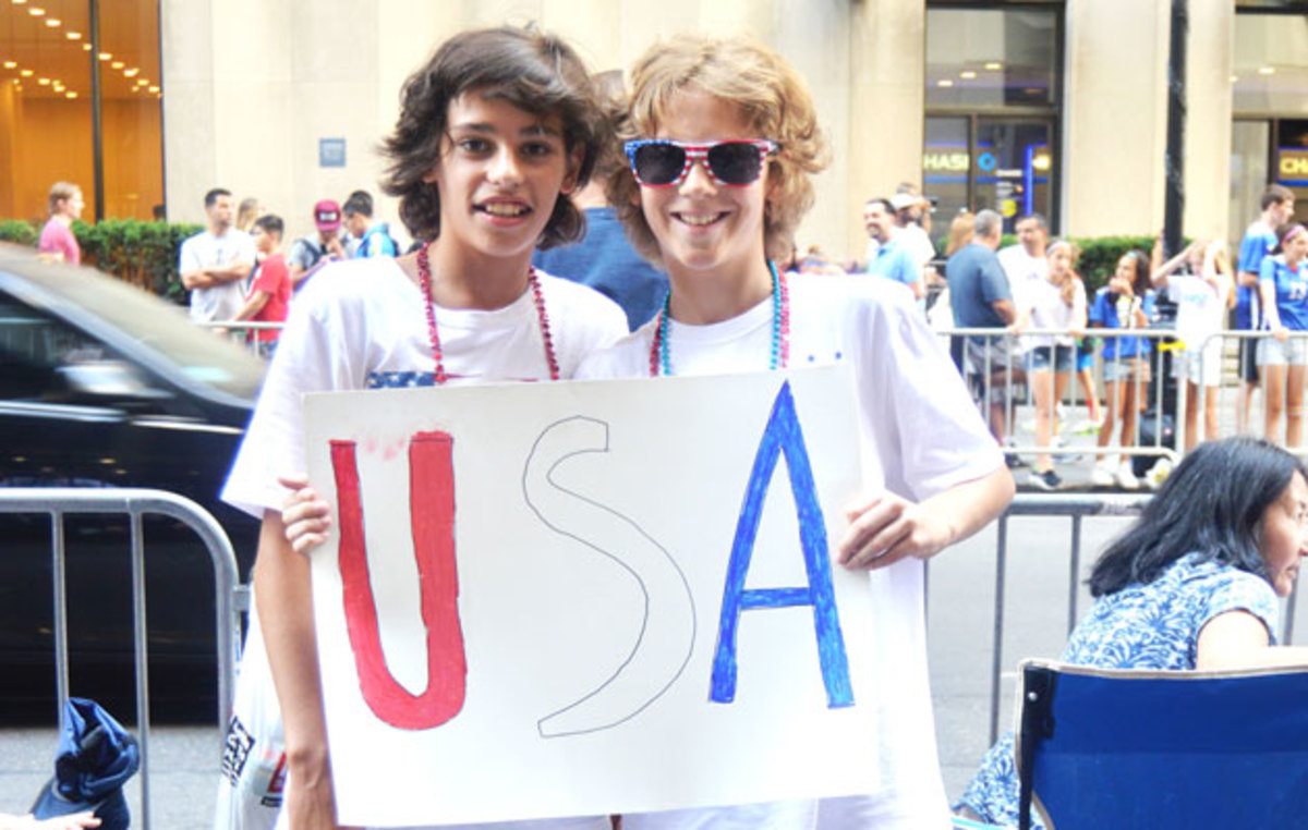 uswnt-parade-nyc-kids-3.jpg