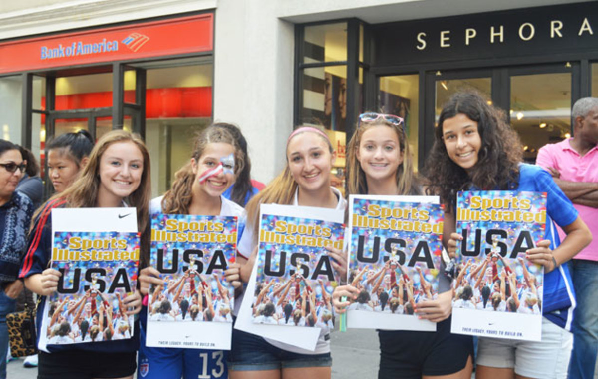 uswnt-parade-world-cup-2015-kids-4.jpg