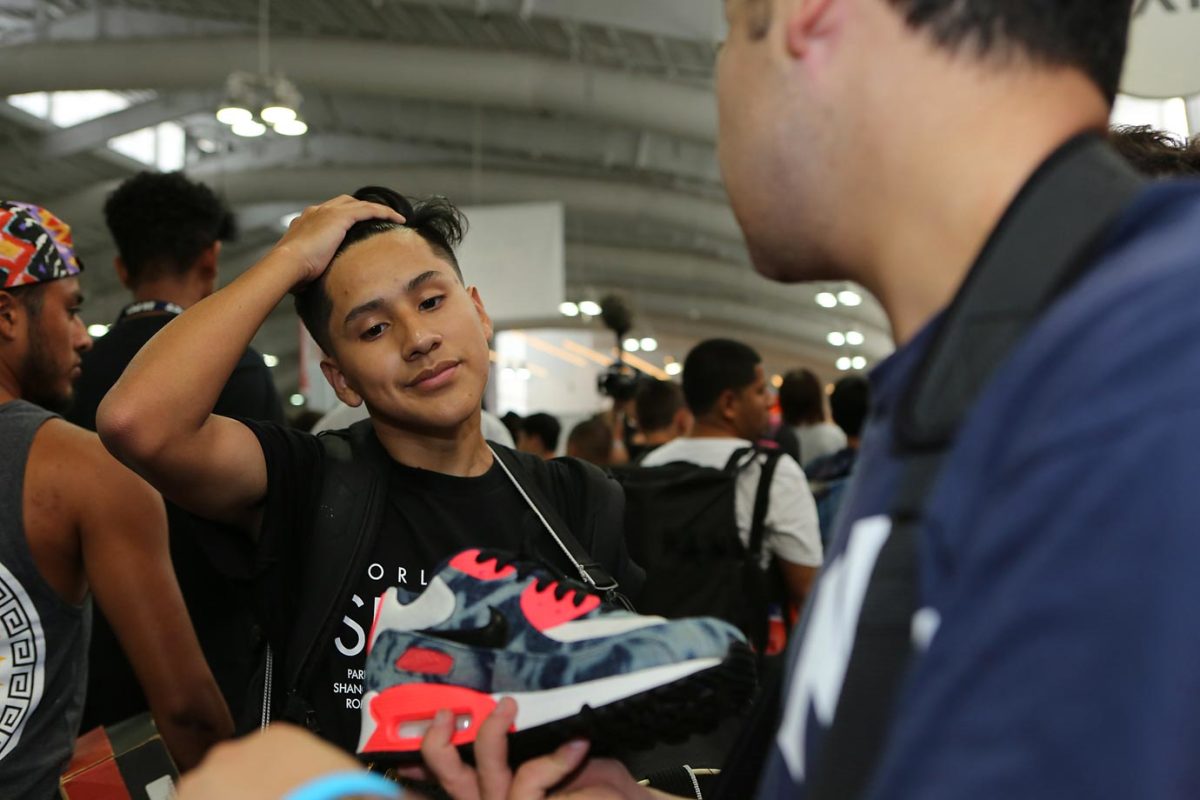 sneaker-con-X159814_TK1_216.jpg
