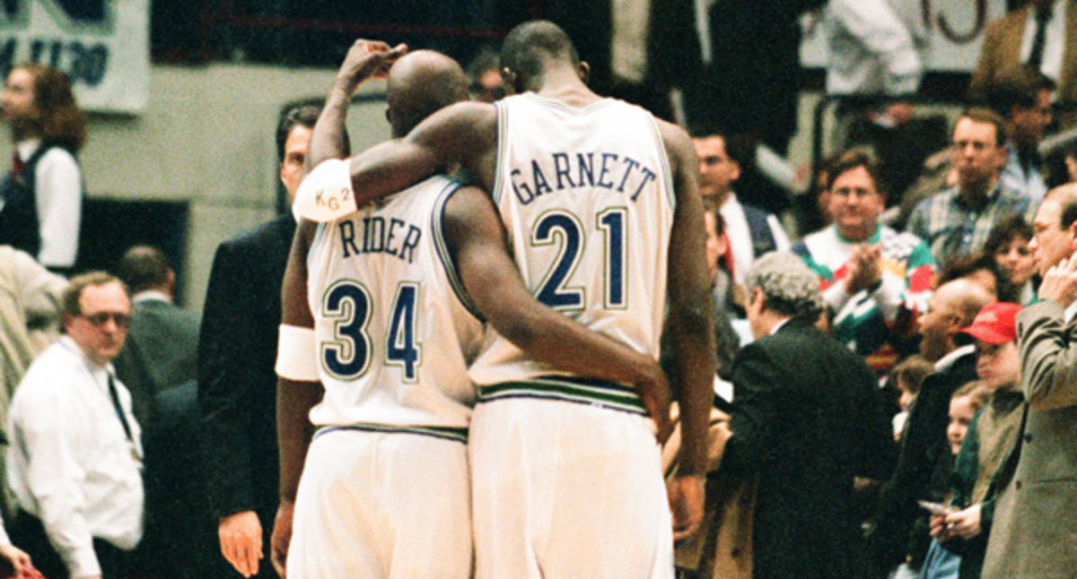 Isaiah Rider and Kevin Garnett (1996) :: Getty Images
