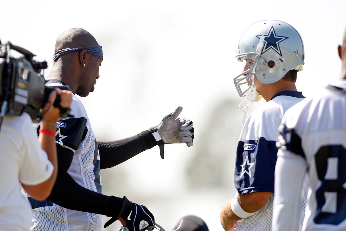 2008-hard-knocks-dallas-cowboys-terrell-owens-tony-romo.jpg
