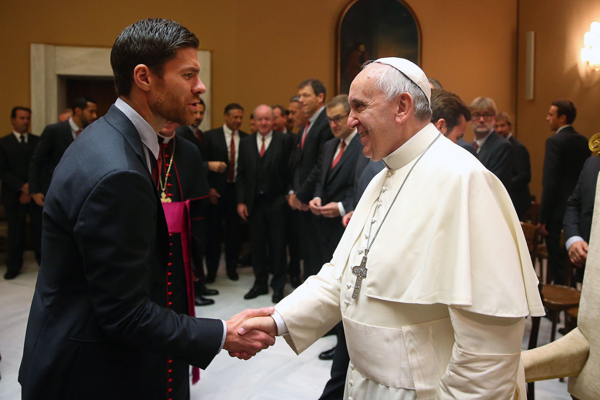 2014-1022-Xabi-Alonso-Pope-Francis.jpg