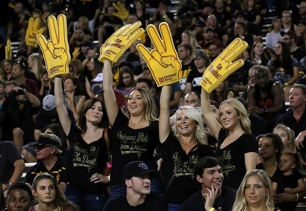 Arizona_State_Fans-YDX_4108.jpg