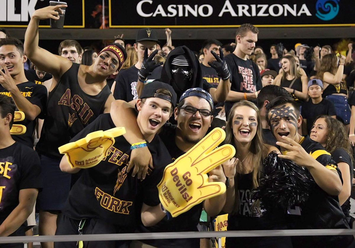 Arizona_State_Fans-Y4P_2883.jpg