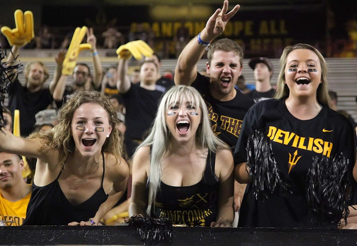 Arizona_State_Fans-Y4P_2778.jpg