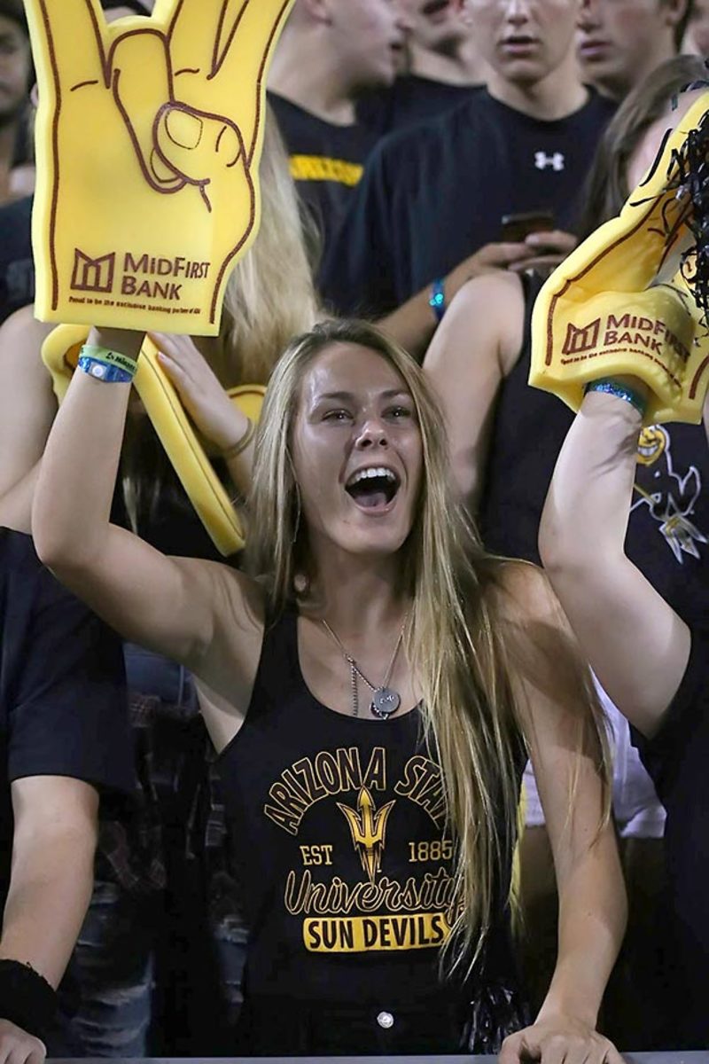 Arizona_State_Fans-YDX_4078.jpg