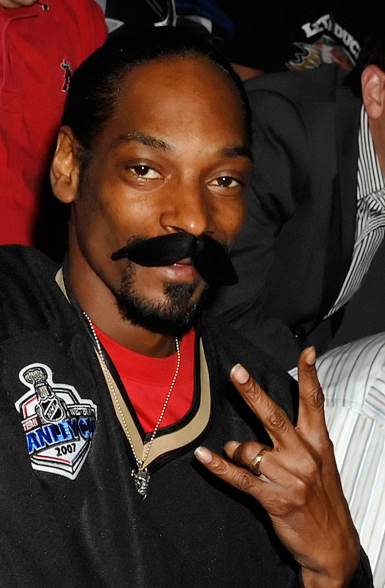 2007-0530-0204-Snoop-Dogg-George-Parros-mustache.jpg