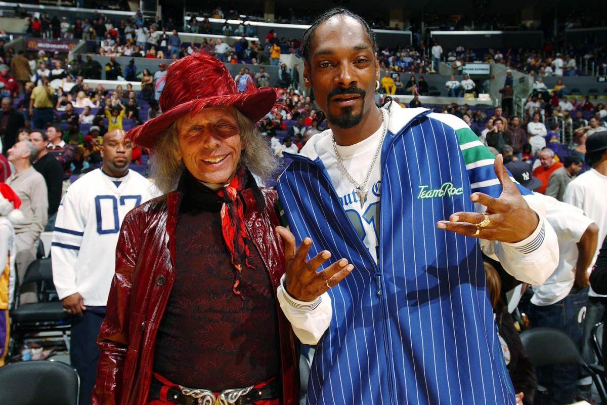 2004-1225-Snoop-Dogg-James-Goldstein.jpg