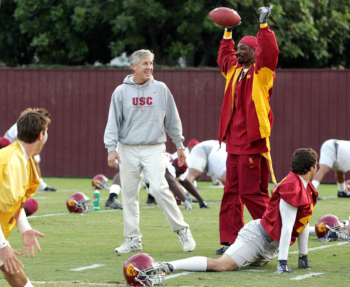 2004-1116-Snoop-Dogg-Pete-Carroll.jpg