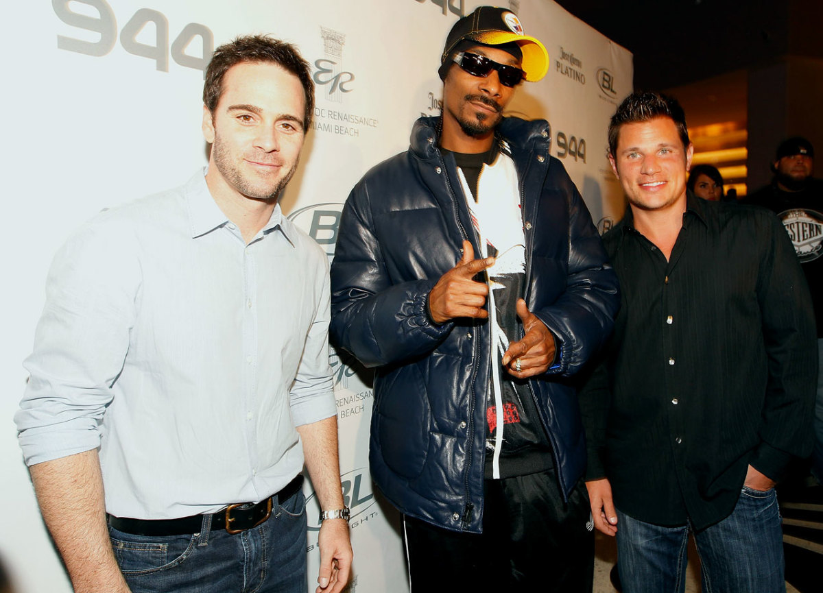 2010-0204-Jimmie-Johnson-Snoop-Dogg-Nick-Lachey.jpg