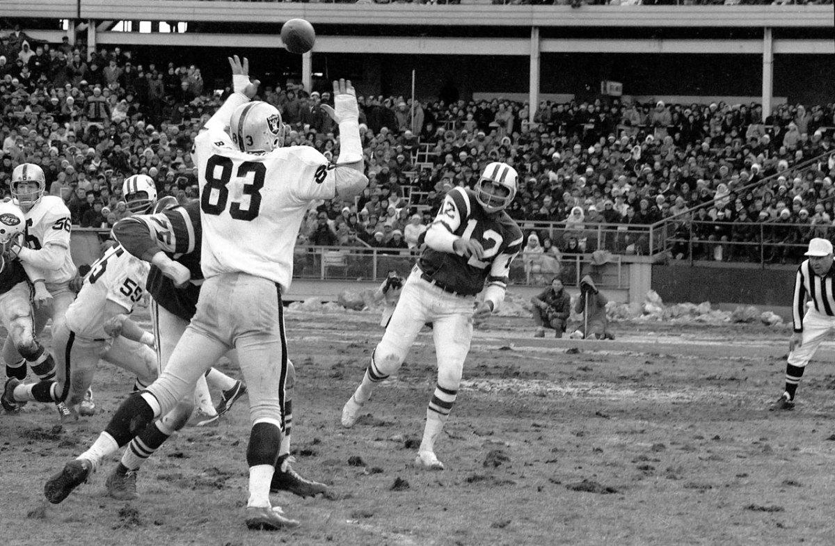 1968-Jets-Raiders-Joe-Namath.jpg