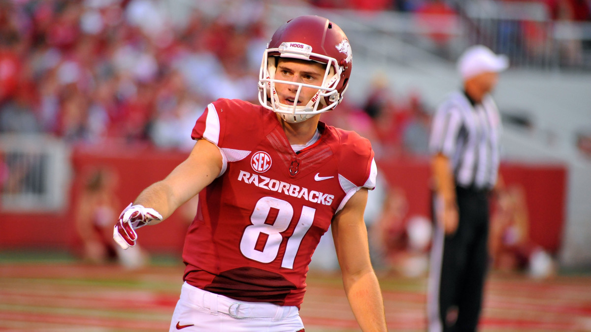 Arkansas football WR Cody Hollister out with broken foot Sports