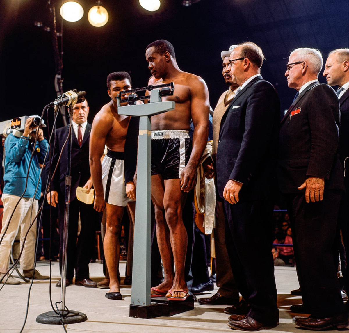 Muhammad-Ali-Sonny-Liston-II-001312918.jpg