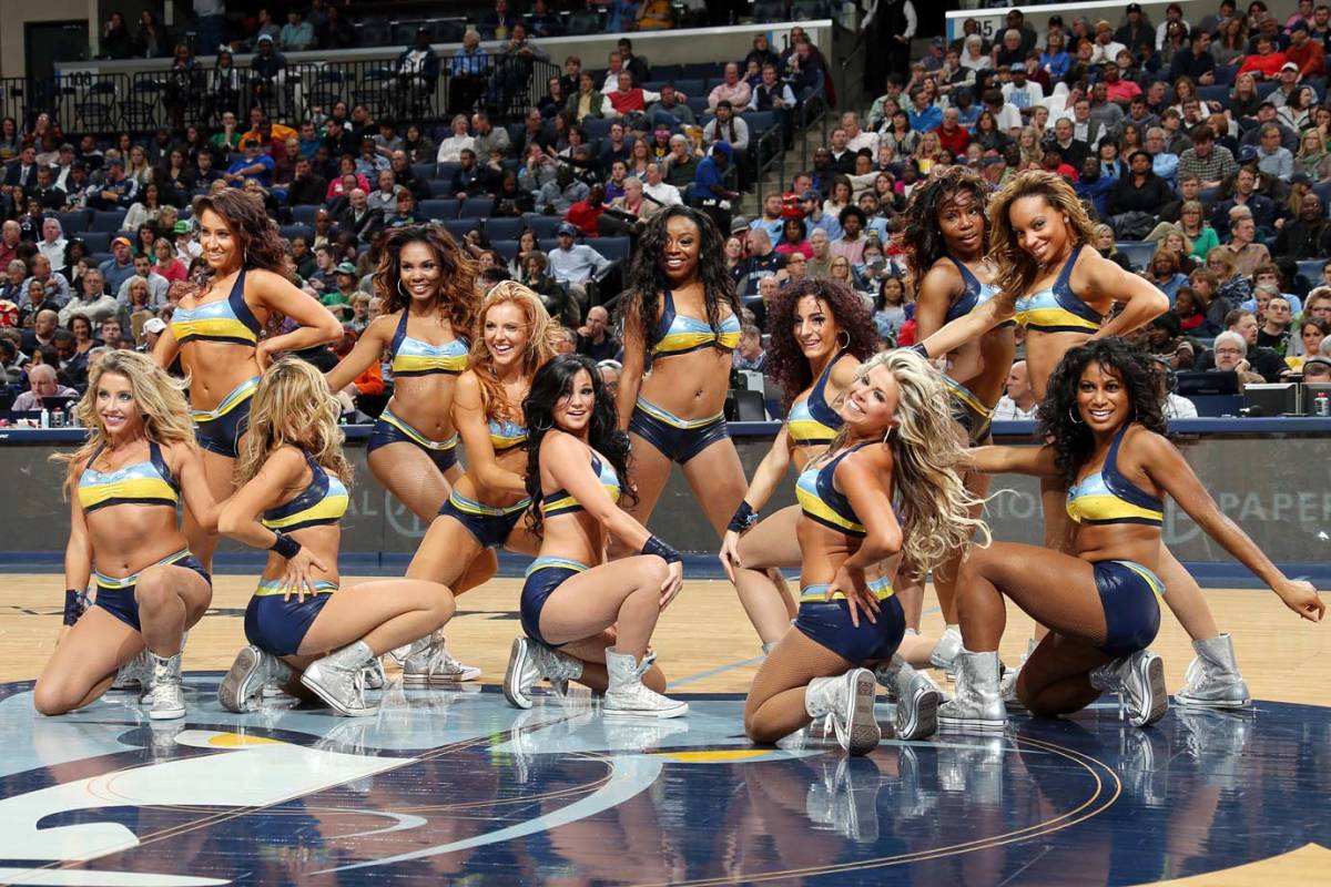 Memphis-Grizzlies-Grizz-Girls-459387816_10.jpg