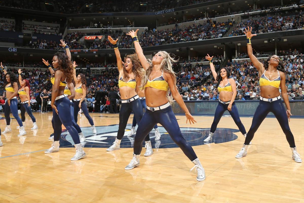Memphis-Grizzlies-Grizz-Girls-459478012_10.jpg