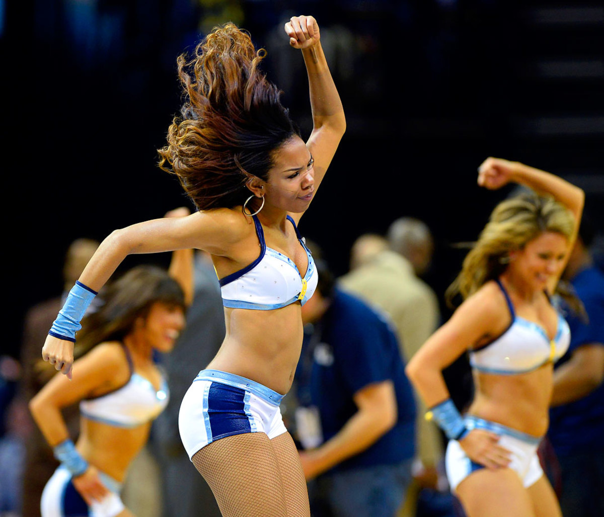 Memphis-Grizzlies-Grizz-Girls-3ba5aabed8854a76b54cb71171d42903-0.jpg