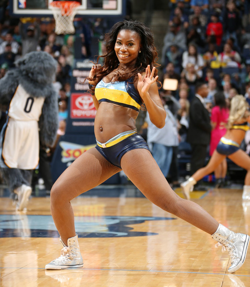 Memphis-Grizzlies-Grizz-Girls-459392050_10.jpg